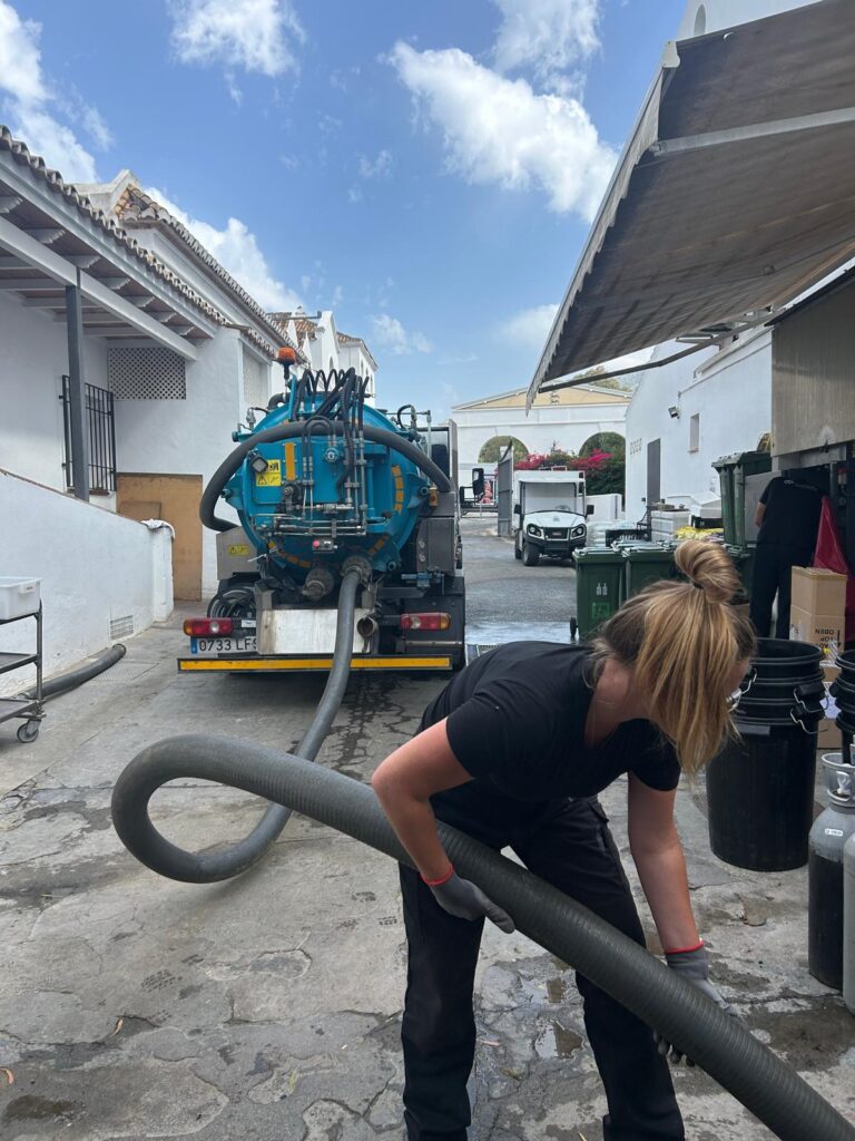 Desatoros de Comunidades estepona, fosas septicas, fontaneros